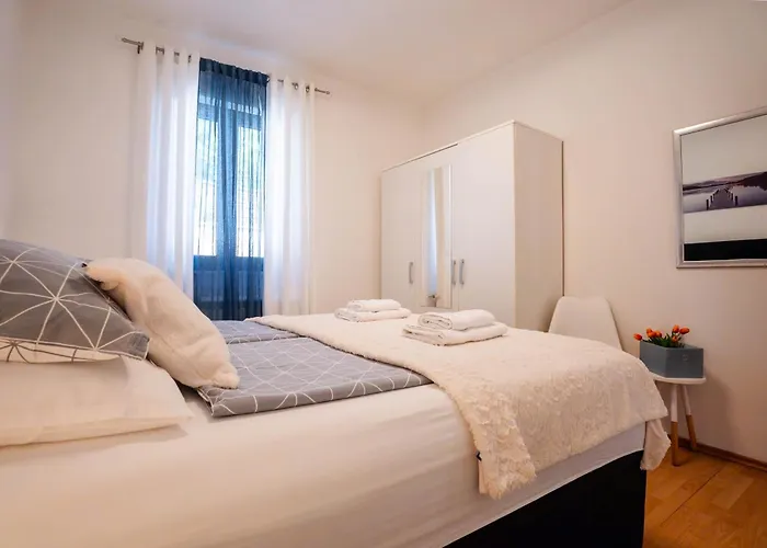 St. Antonio アパート